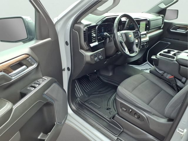 Used 2024 Chevrolet Silverado 1500 LT AWD/4WD image 10