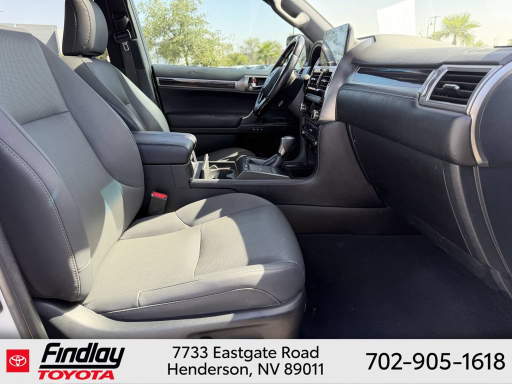 Used 2022 Lexus GX 460 Premium w/ Accessory Package AWD/4WD image 16