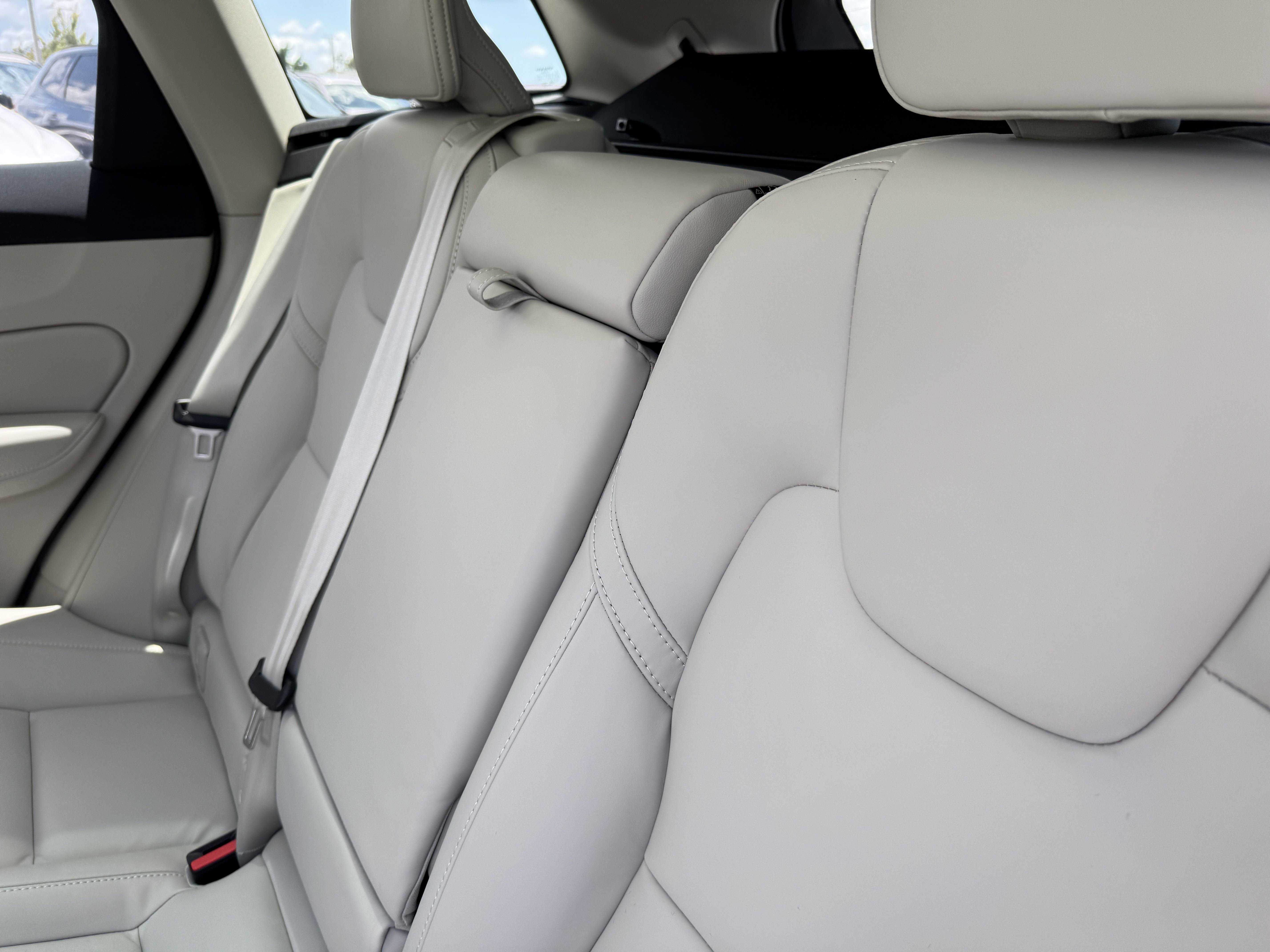 New 2026 Volvo XC60 B5 Ultra w/ Protection Package image 17