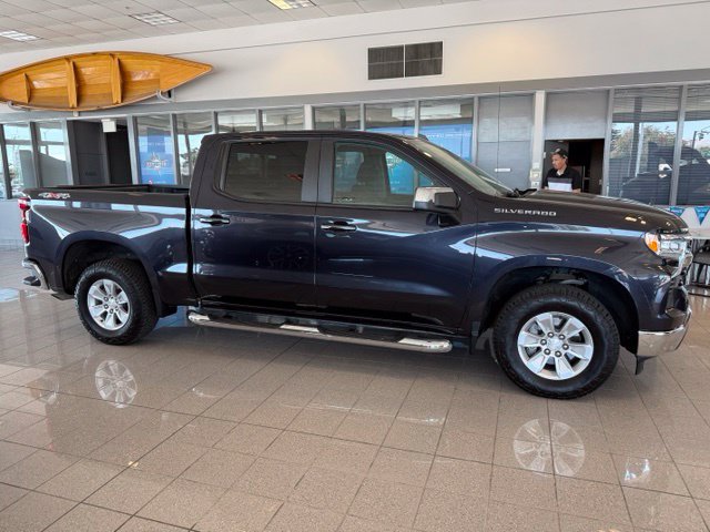 Used 2022 Chevrolet Silverado 1500 LT w/ Protection Package AWD/4WD image 3