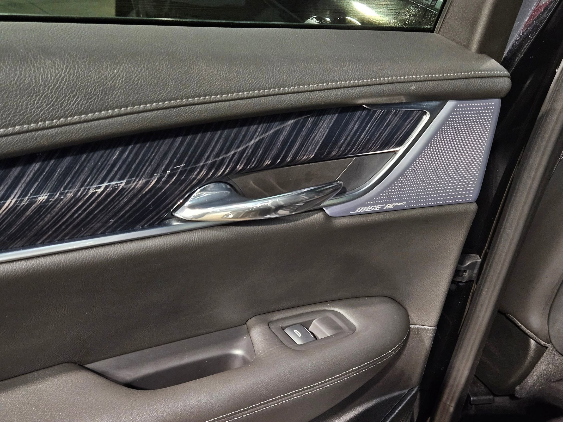 Used 2024 Cadillac XT6 Premium Luxury image 36