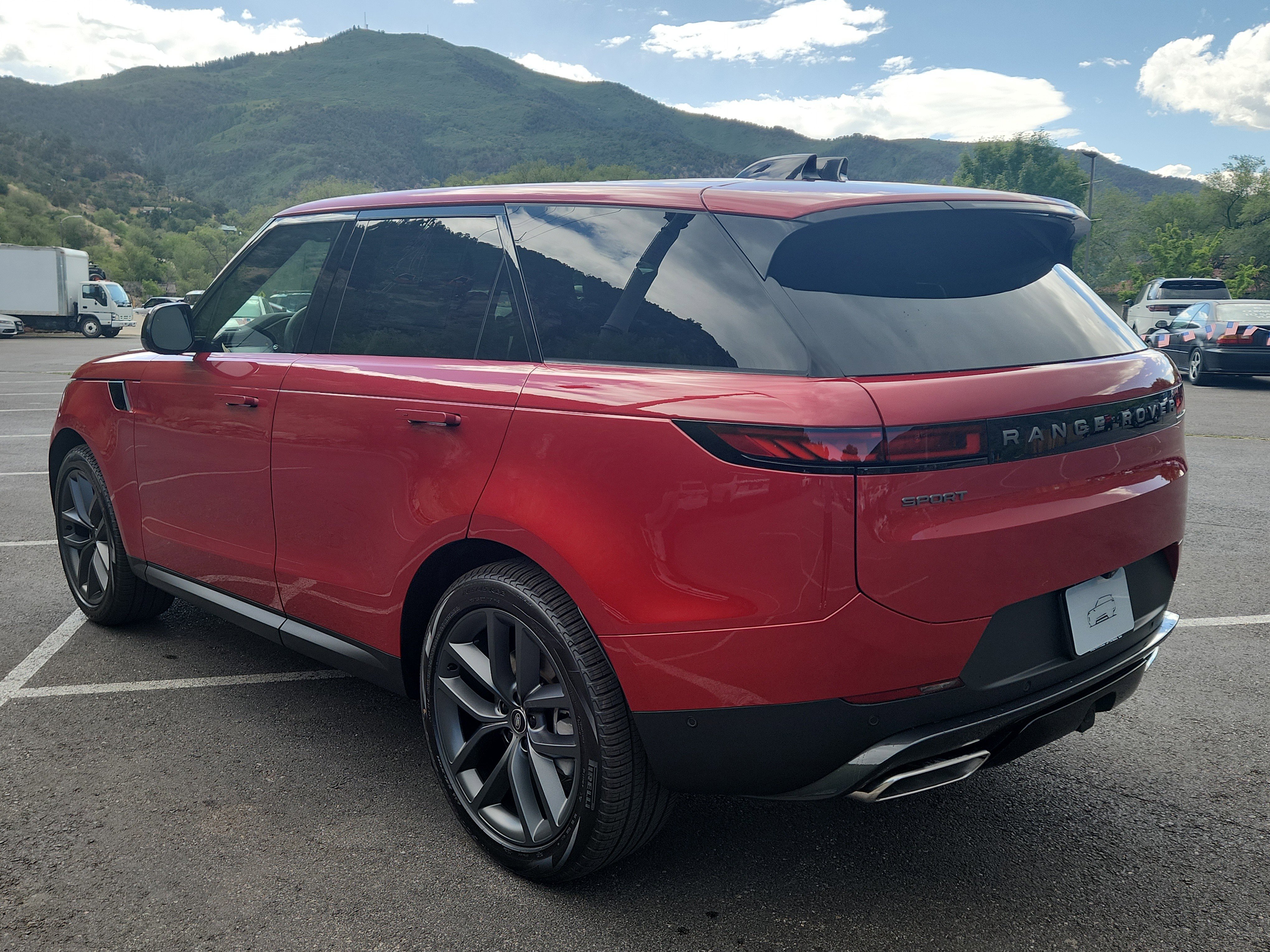 New 2025 Land Rover Range Rover Sport SE image 5