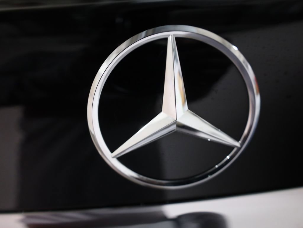 Certified 2022 Mercedes-Benz E 350 4MATIC Sedan image 90