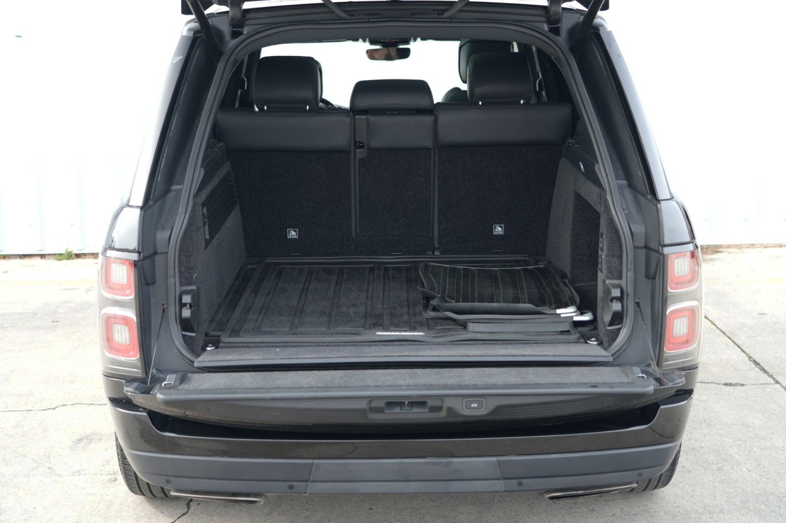 Used 2020 Land Rover Range Rover HSE image 10