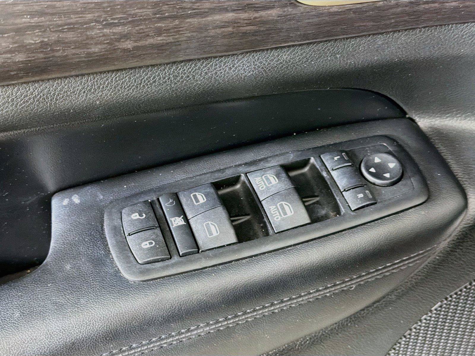 Used 2015 Jeep Grand Cherokee Altitude RWD image 17