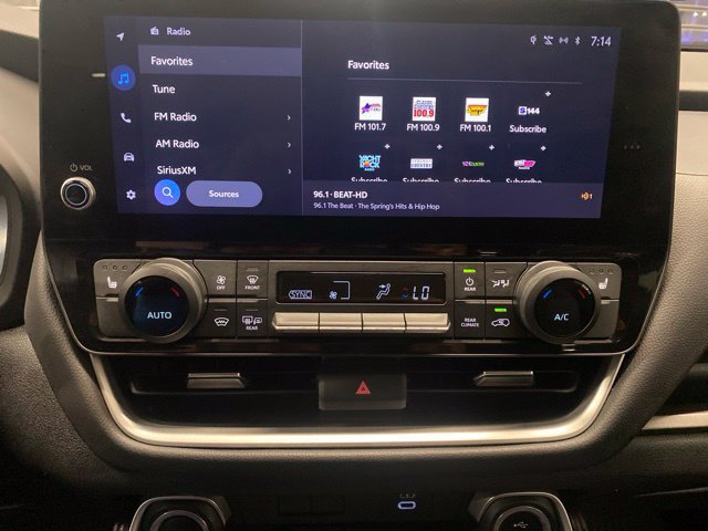 Used 2024 Toyota Grand Highlander AWD image 27