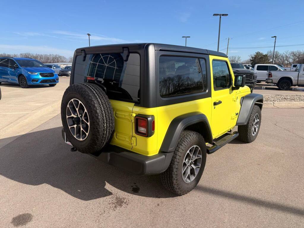 Used 2024 Jeep Wrangler Sport AWD/4WD image 3