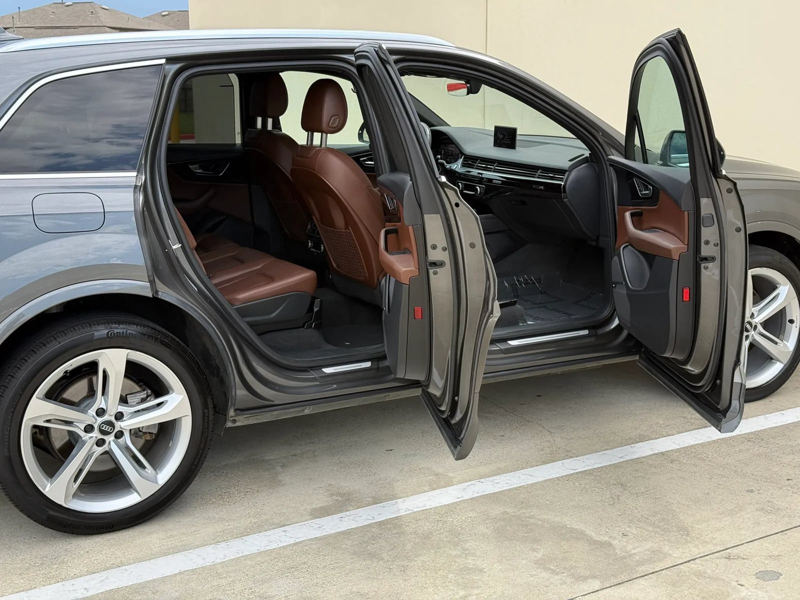 Used 2019 Audi Q7 3.0T Prestige AWD/4WD image 18