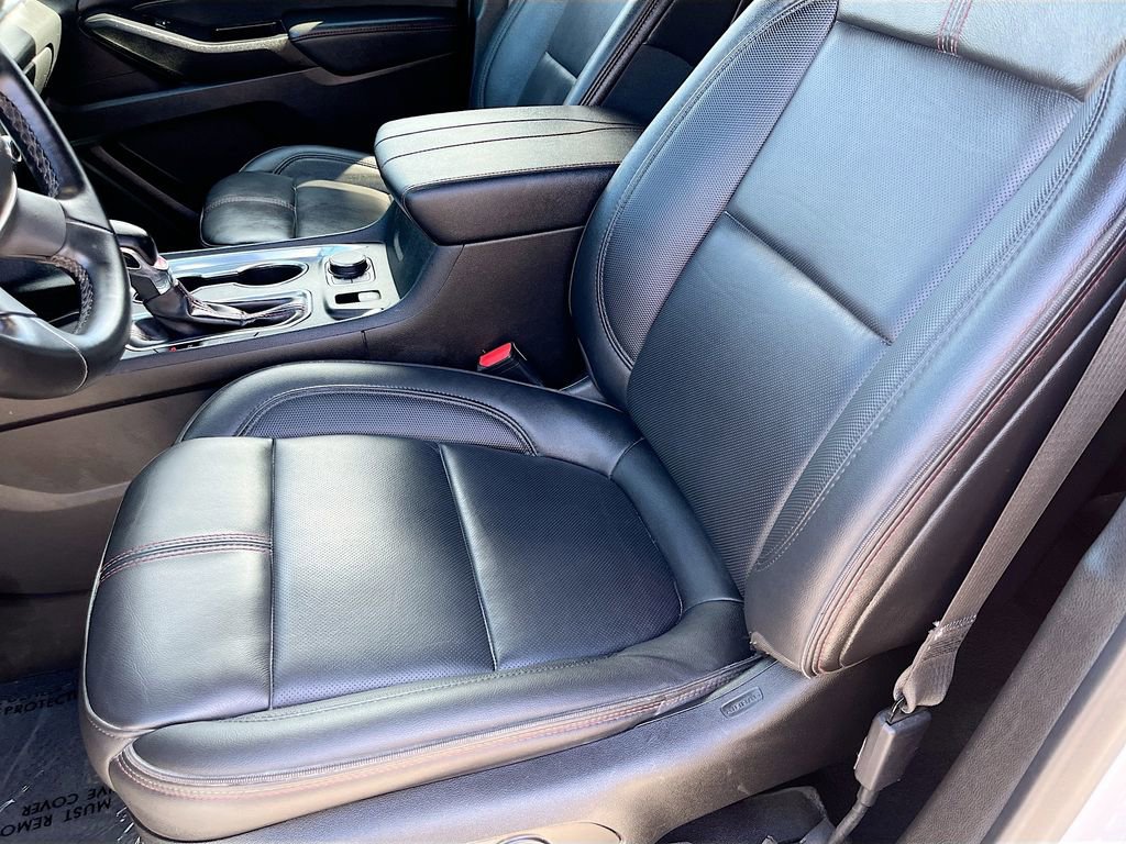 Used 2023 Chevrolet Traverse RS image 20