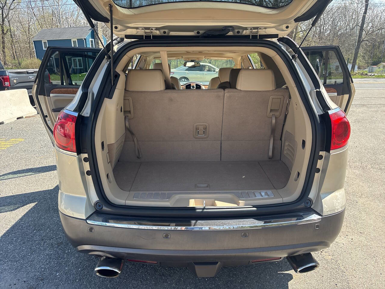 Used 2008 Buick Enclave CXL w/ Entertainment Package #3 AWD/4WD image 29