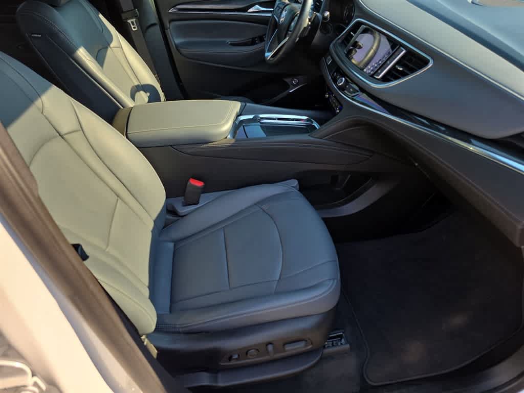 Used 2023 Buick Enclave Premium w/ Experience Buick Package FWD image 10