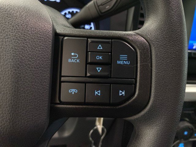 New 2025 Ford F550 4x4 Crew Cab image 27
