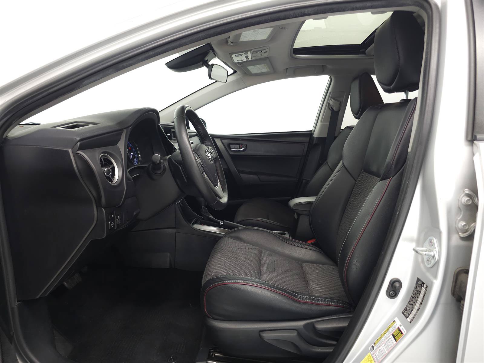 Used 2017 Toyota Corolla SE 50th Anniversary FWD image 4