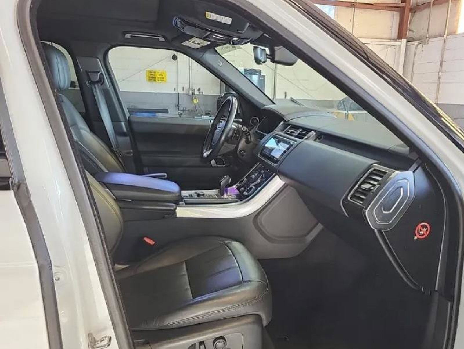 Used 2018 Land Rover Range Rover Sport Supercharged image 12