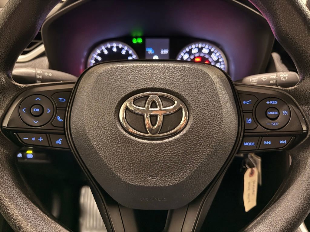 Used 2022 Toyota RAV4 LE FWD image 16