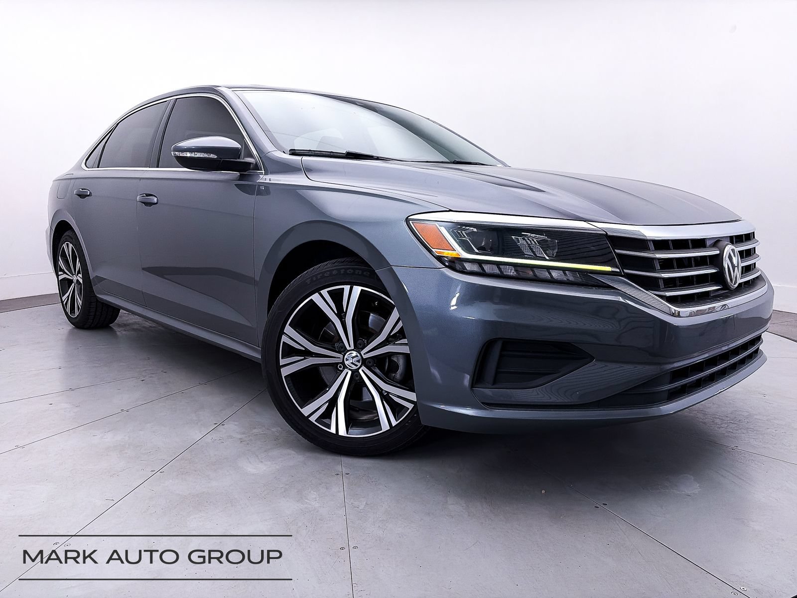 Used 2022 Volkswagen Passat 2.0T SE FWD image 1