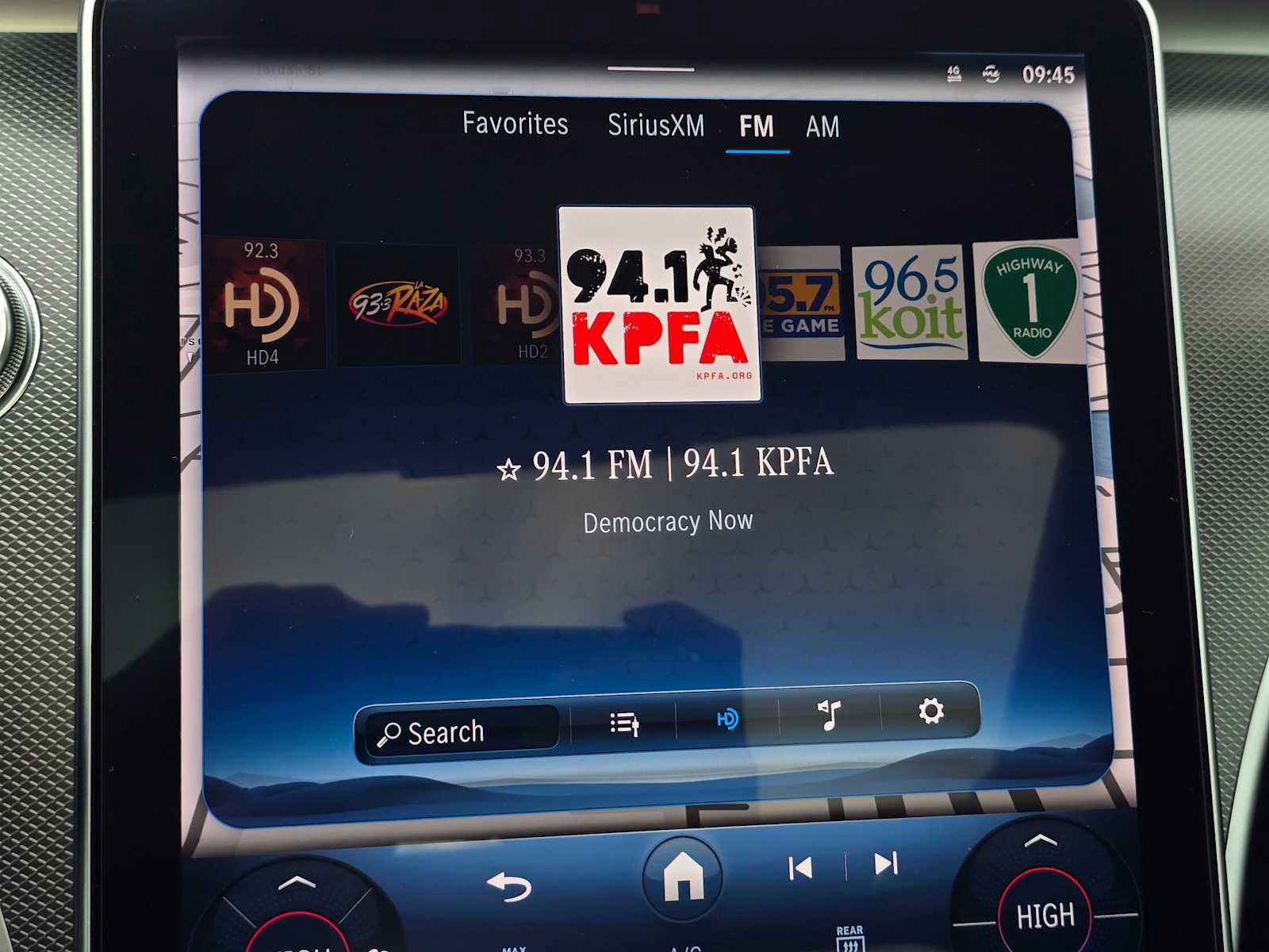 Used 2024 Mercedes-Benz C 300 4MATIC Sedan image 29