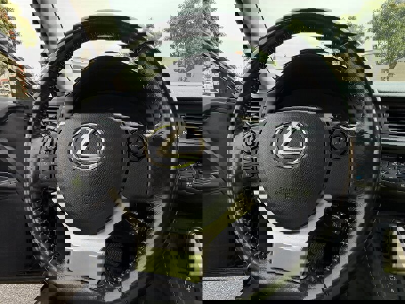 Used 2015 Lexus CT 200h image 41