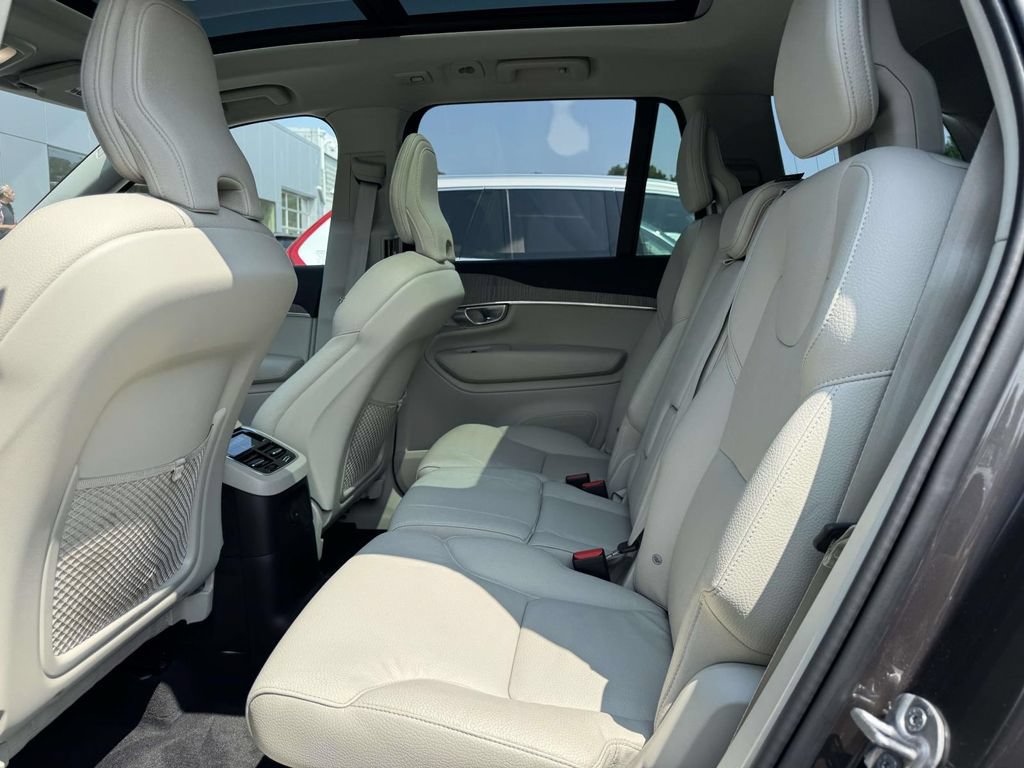 Certified 2024 Volvo XC90 T8 Plus w/ Protection Package AWD/4WD image 9