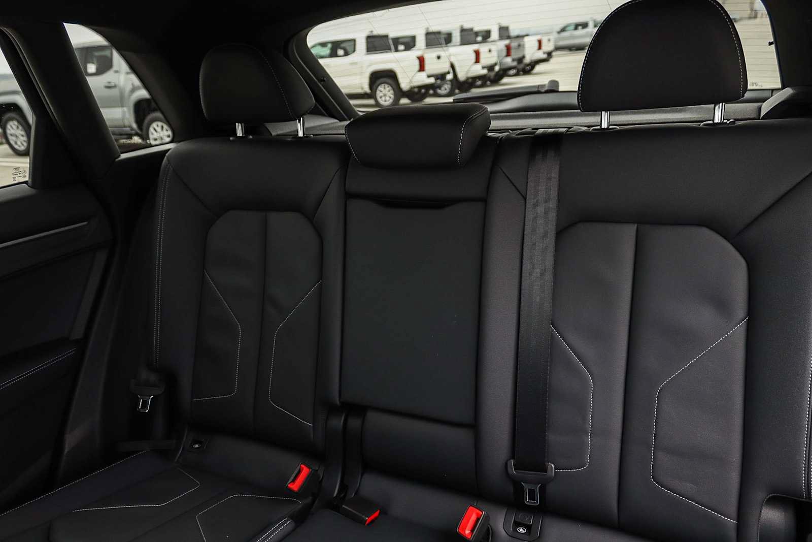 Used 2025 Audi Q3 2.0T Premium w/ Convenience Package AWD/4WD image 24