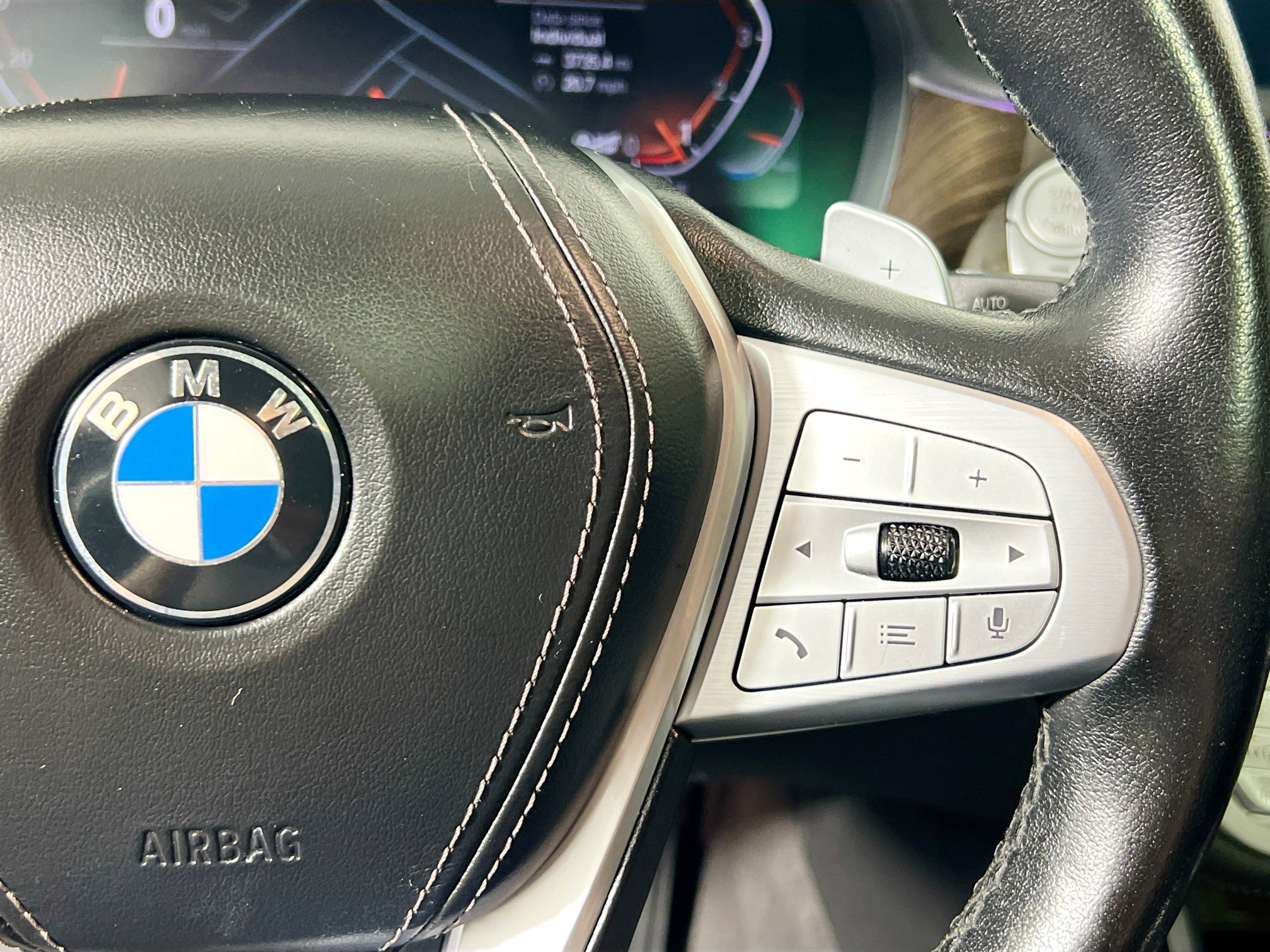 Used 2022 BMW 740i xDrive w/ Premium Package image 19