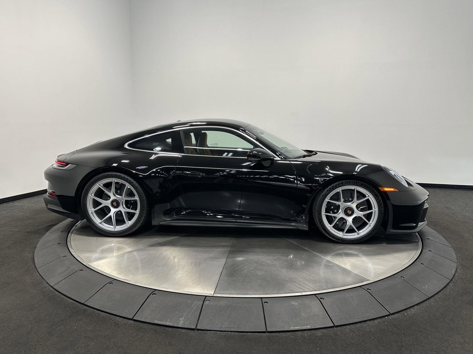 Certified 2024 Porsche 911 GT3 RS RWD image 8