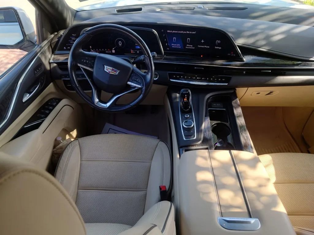 Used 2021 Cadillac Escalade ESV Premium Luxury image 17