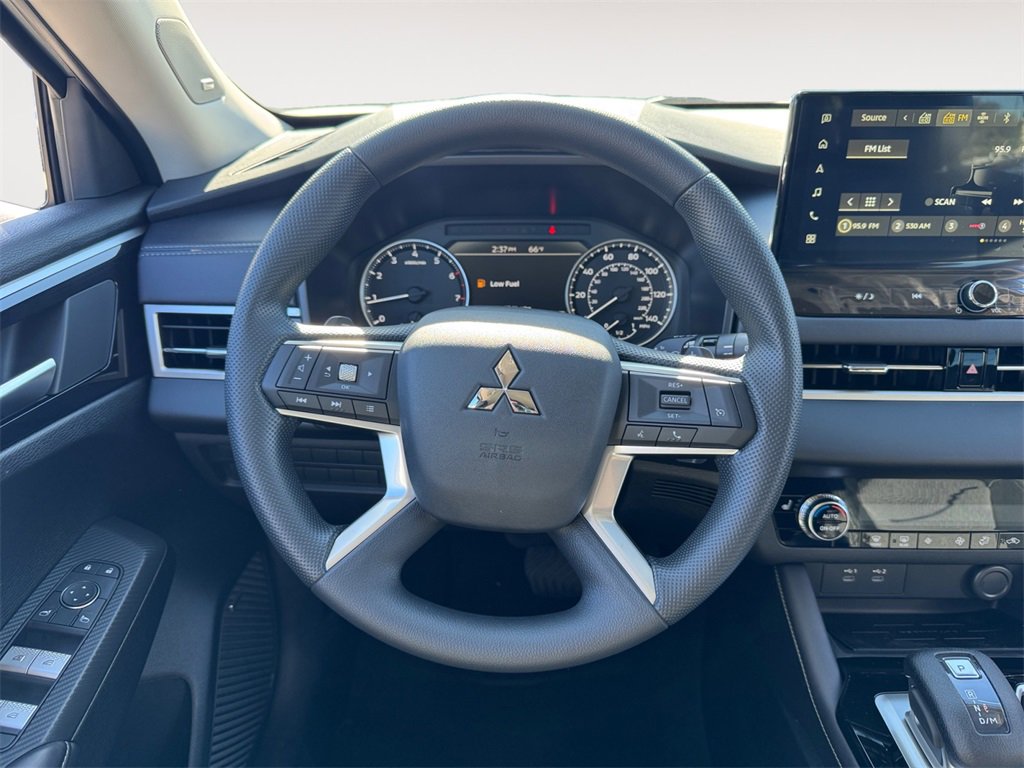 New 2025 Mitsubishi Outlander ES image 12