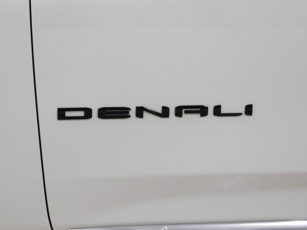 Used 2023 GMC Yukon Denali image 25
