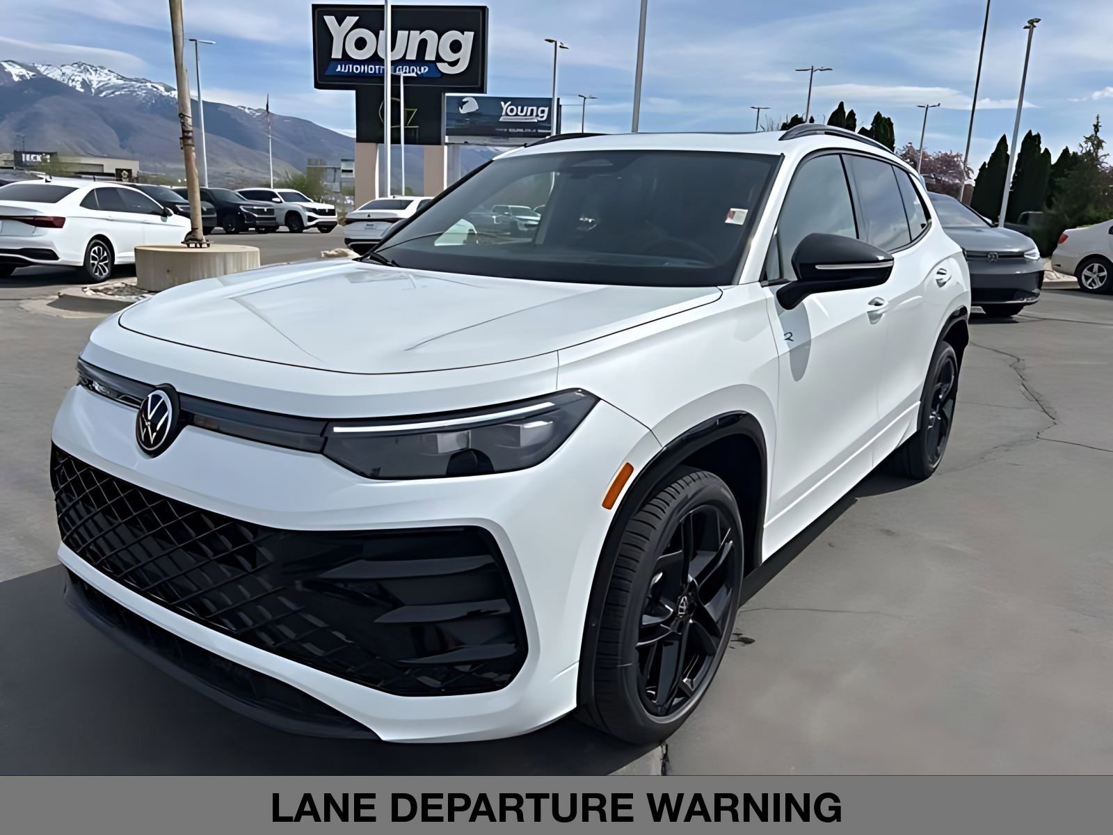 New 2026 Volkswagen Tiguan SE R-Line AWD/4WD image 7
