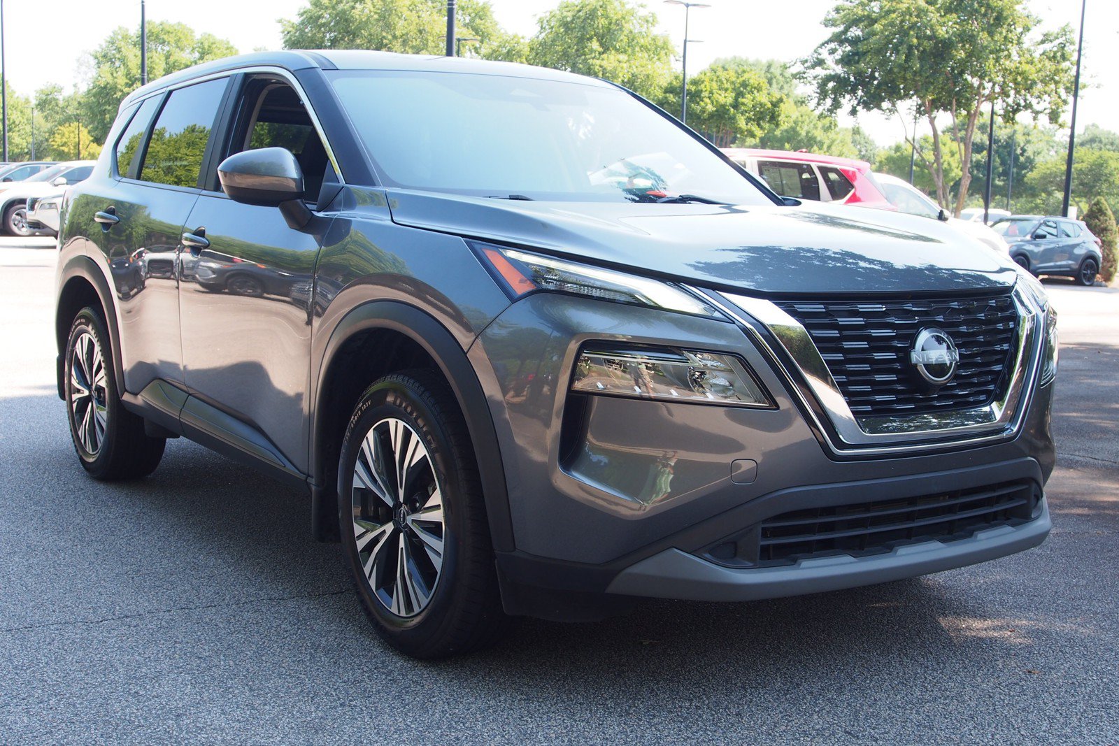 Used 2023 Nissan Rogue SV FWD image 1