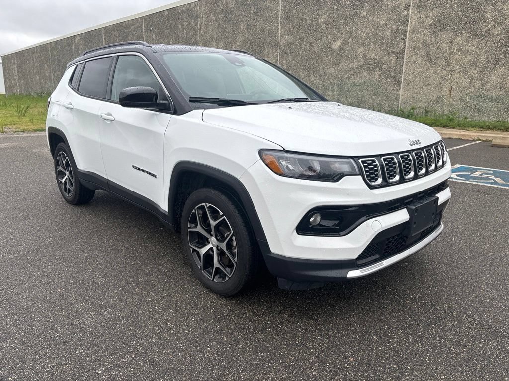 Used 2024 Jeep Compass Limited AWD/4WD image 1