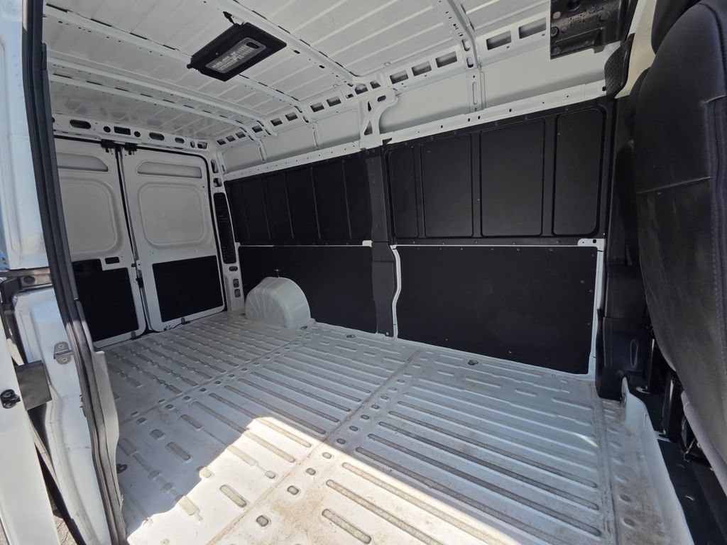Used 2026 RAM ProMaster 2500 w/ Convenience Group FWD image 11