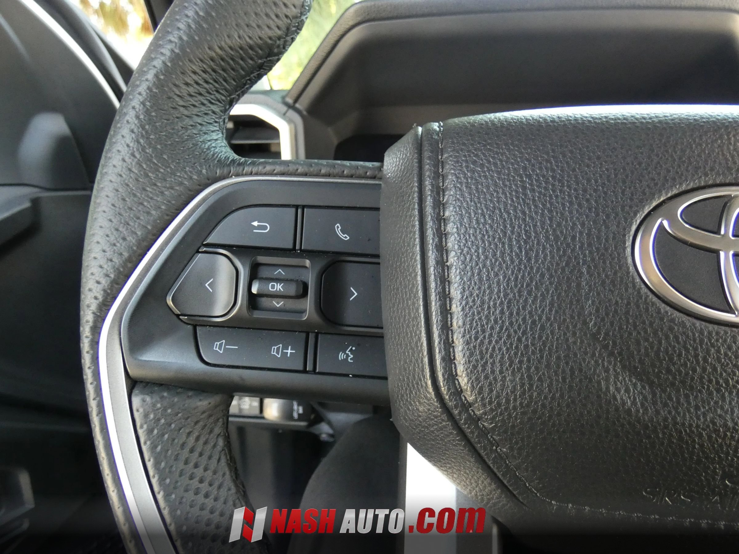 Used 2025 Toyota Tacoma TRD Sport AWD/4WD image 66
