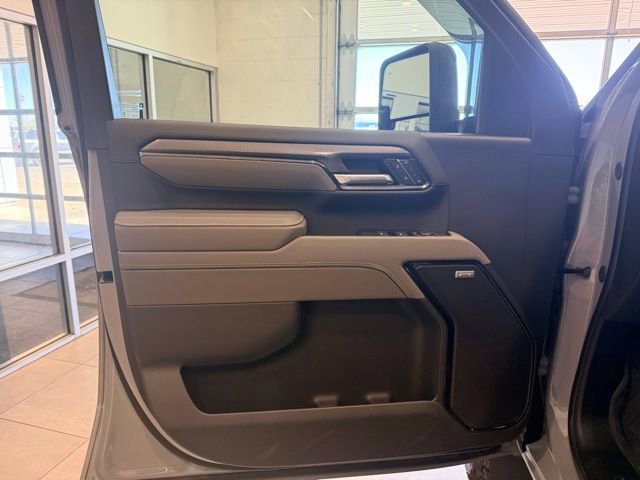 Used 2025 Chevrolet Silverado 2500 ZR2 w/ Technology Package image 12