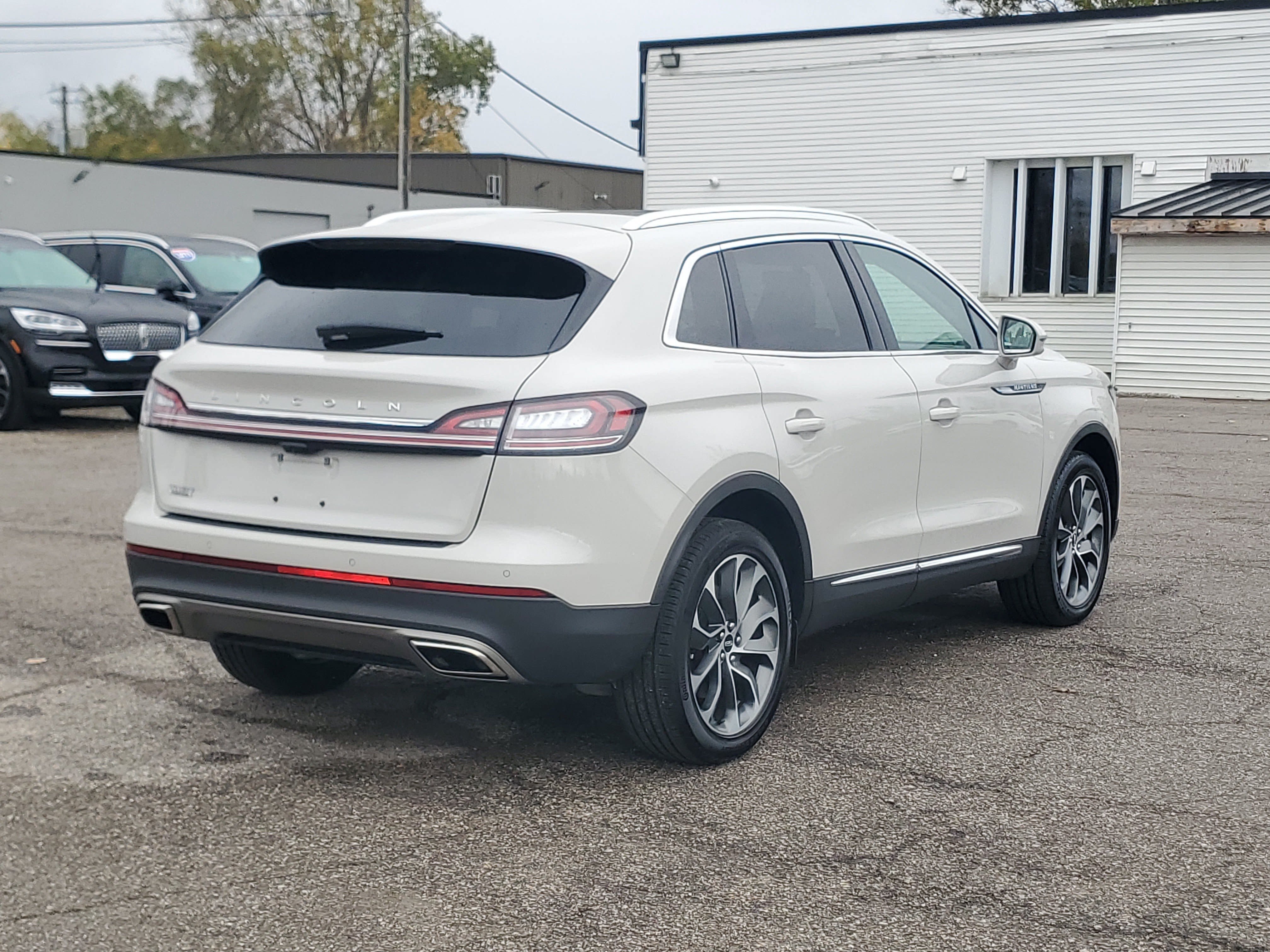 Certified 2023 Lincoln Nautilus Reserve AWD/4WD image 6