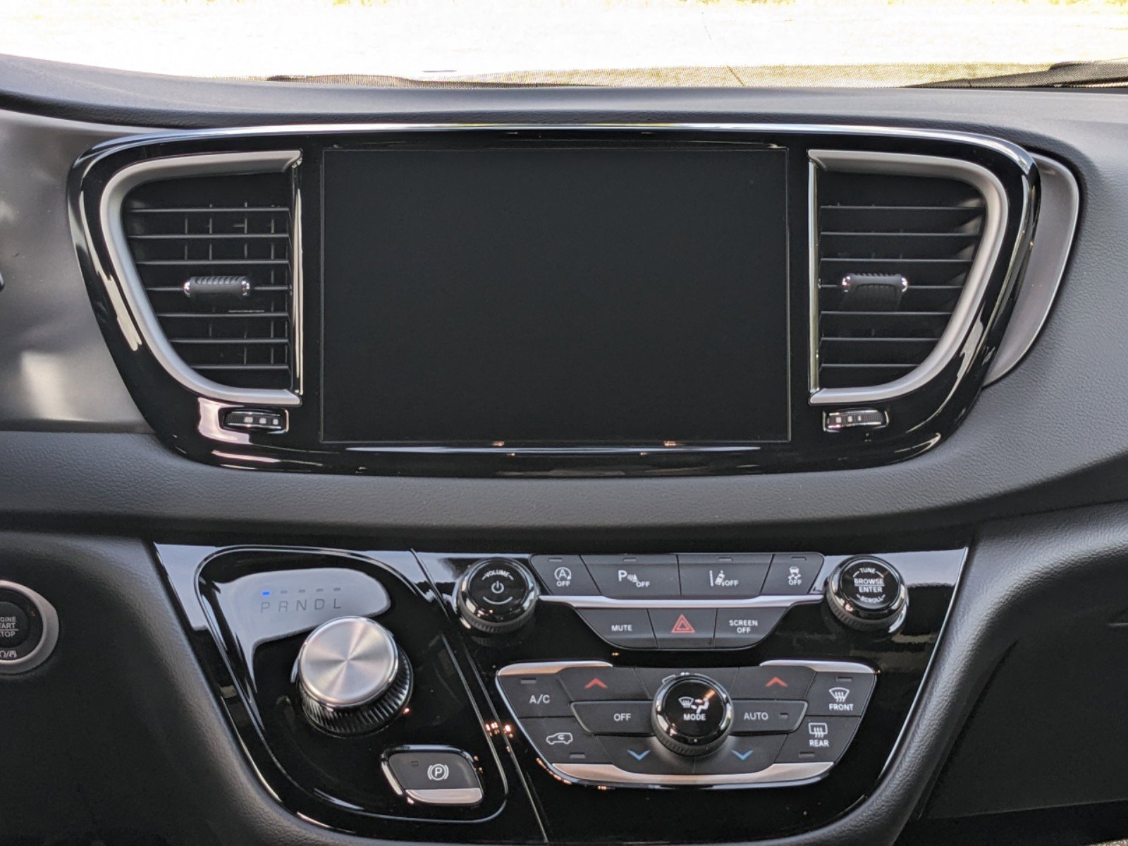 New 2025 Chrysler Voyager LX image 16