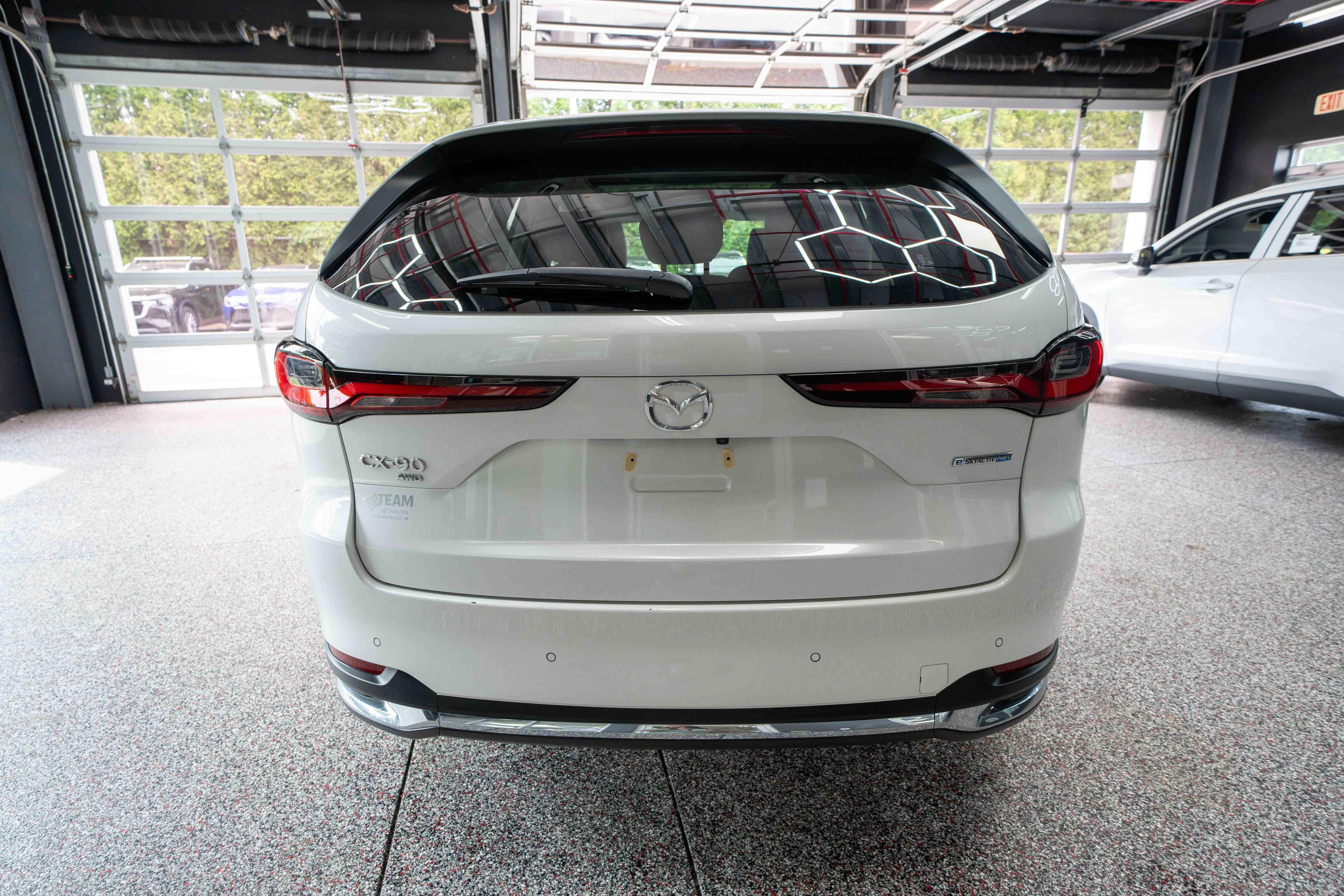 Used 2024 MAZDA CX-90 Plug-In Hybrid w/ Premium Pkg AWD/4WD image 3