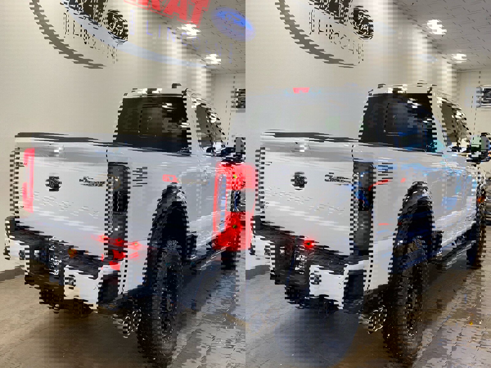 New 2026 Ford F250 Lariat w/ Black Appearance Package image 10