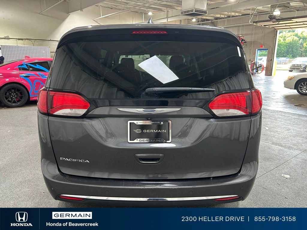 Used 2018 Chrysler Pacifica Touring-L FWD image 7