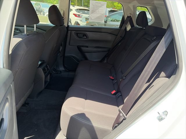 Used 2024 Nissan Rogue S AWD/4WD image 15