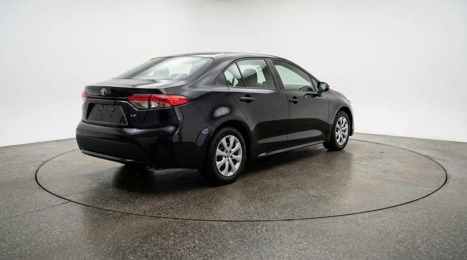 Used 2025 Toyota Corolla LE FWD image 9