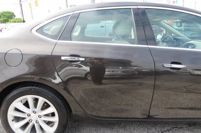 Used 2014 Buick Verano FWD image 40