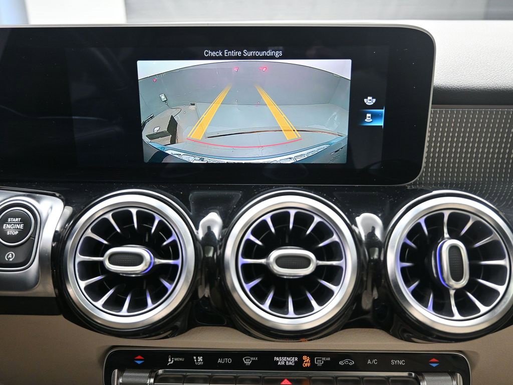 Used 2021 Mercedes-Benz GLB 250 w/ Premium Package image 12