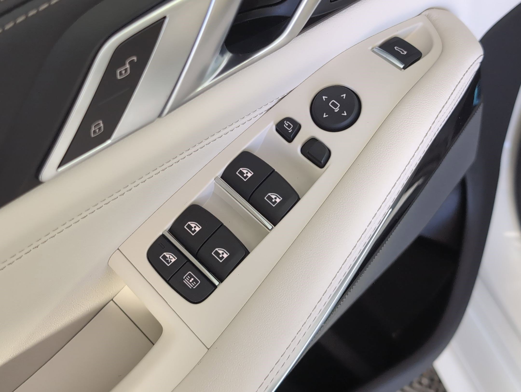 New 2026 BMW X7 M60i image 21