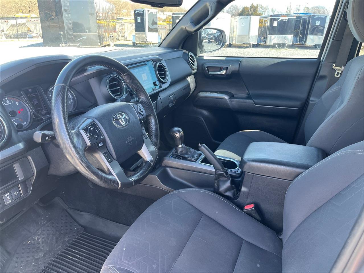 Used 2019 Toyota Tacoma TRD Sport image 9