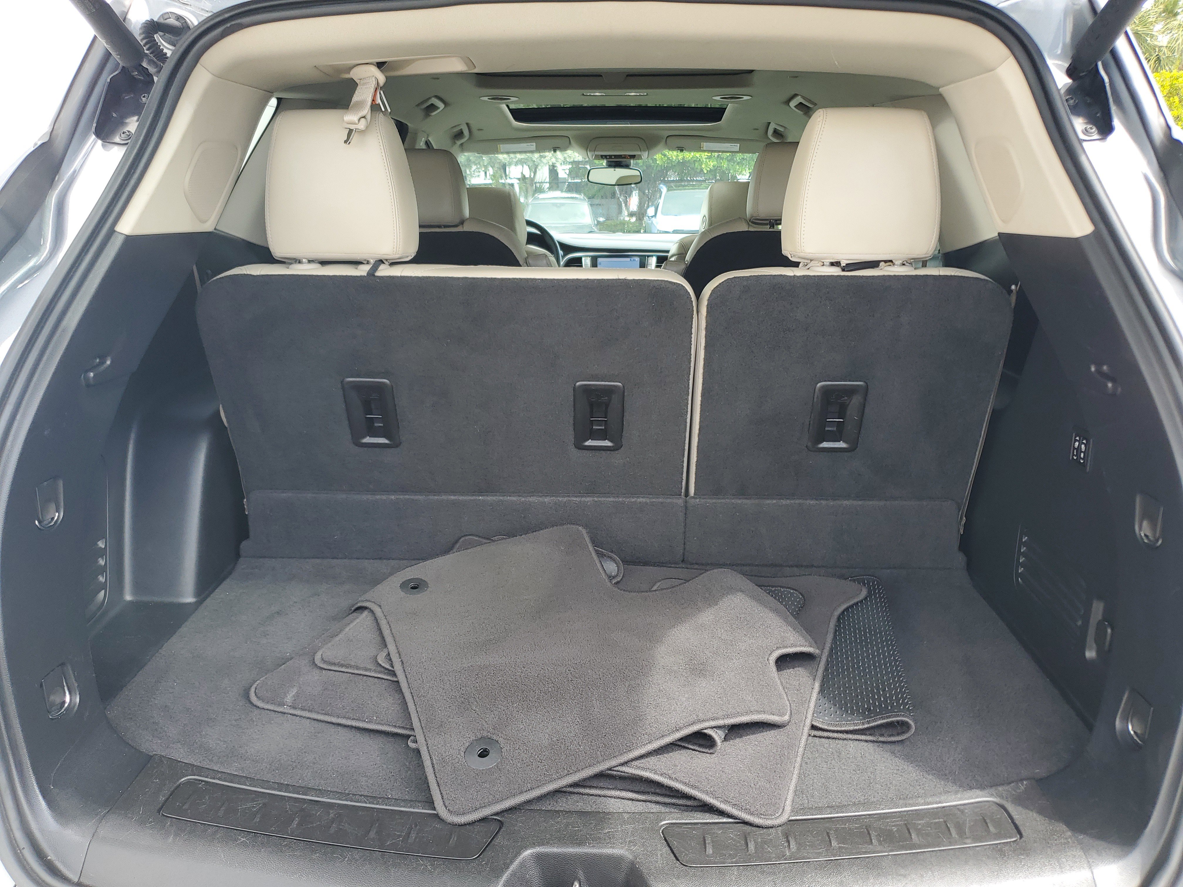 Used 2021 Buick Enclave Premium w/ Sun and Sites Package image 8