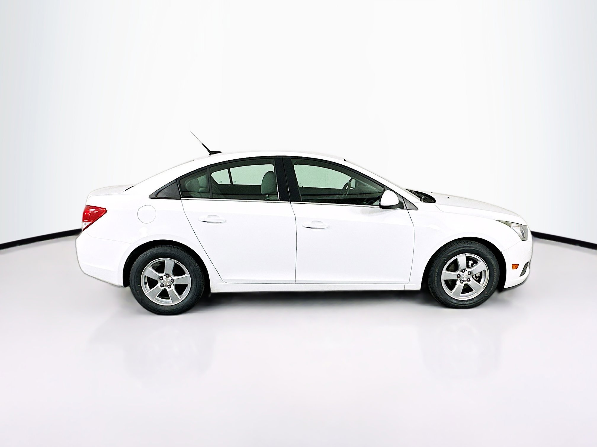 Used 2014 Chevrolet Cruze LT image 10