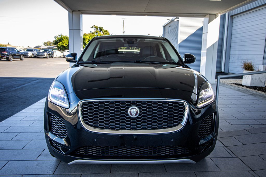 Used 2018 Jaguar E-PACE SE image 8