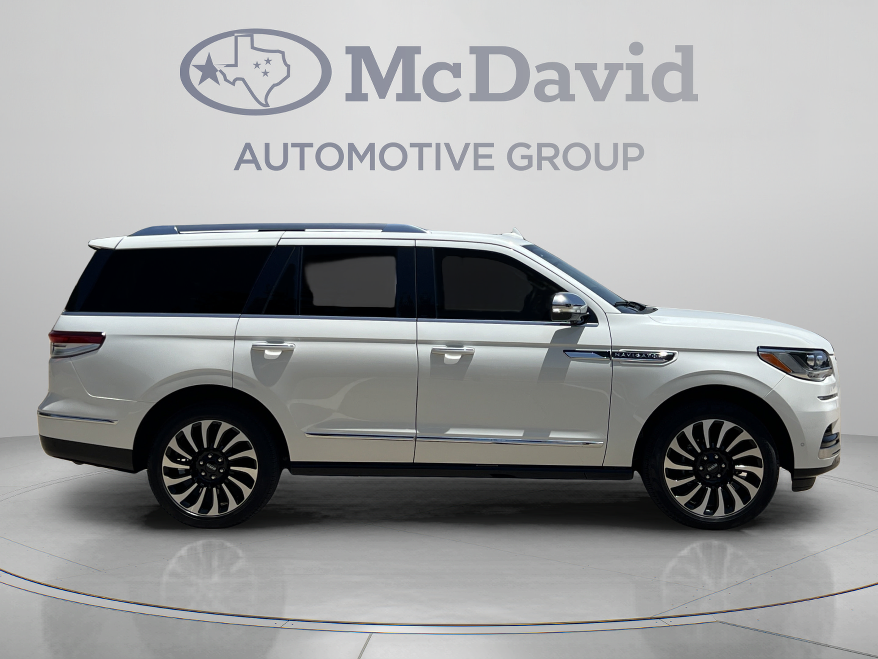Used 2023 Lincoln Navigator Black Label AWD/4WD image 8